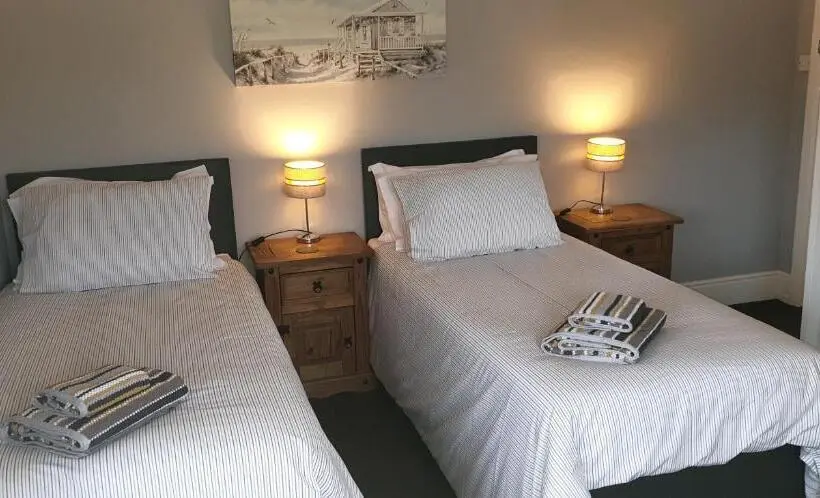 デラックススタジオ, Felpham Guest House   Self Catering
