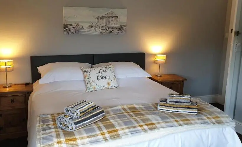 デラックススタジオ, Felpham Guest House   Self Catering