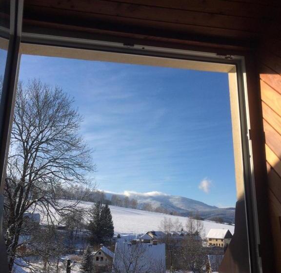 חדר משפחתי, Je Sen, Ubytování Na Horách S Bazénem A Infrasaunou