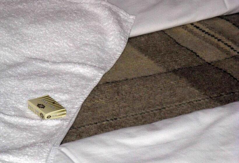 חדר משפחתי, Vila Livadeto