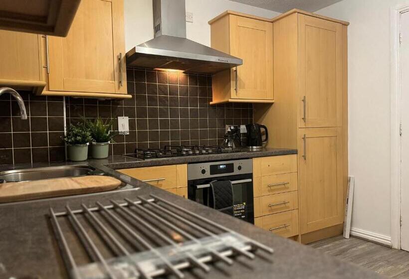 3间卧室的房子, Rooms Near Me   Central Birmingham Free Parking