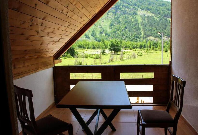 스탠다드 트리플 발코니 룸, Valbona Tdc