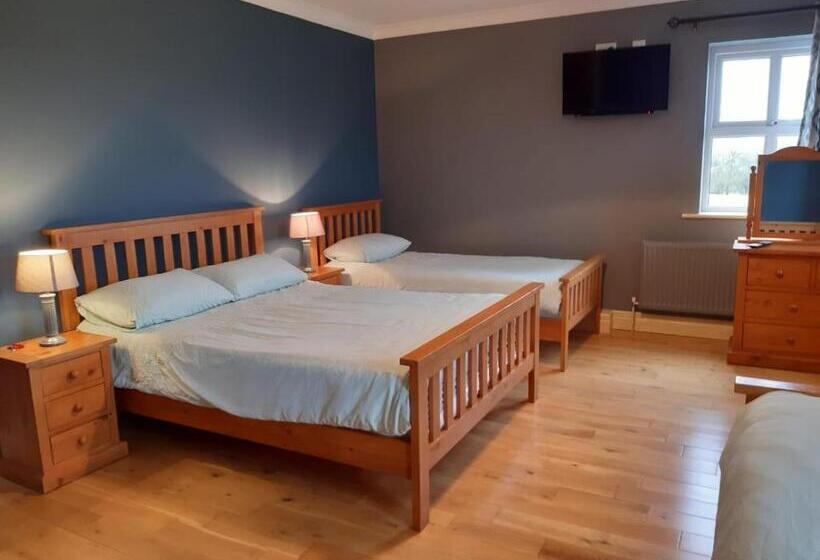 חדר דלוקס לשלושה, Whitethorn Lodge, Bed & Breakfast, Lackafinna