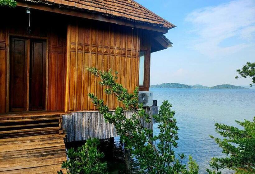 샬레, Full Moon Island Resort
