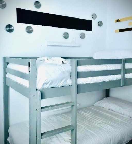 디럭스 룸, Hostel Alicante