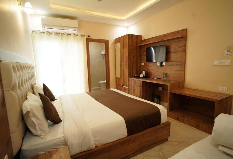 Quarto Deluxe, Anant Rishikesh