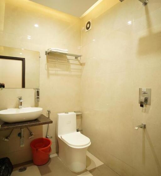 חדר דלוקס לשלושה, Anant Rishikesh