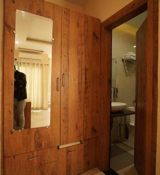 חדר דלוקס לשלושה, Anant Rishikesh