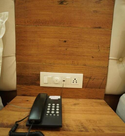 חדר סטנדרט לשלושה עם מרפסת, Anant Rishikesh