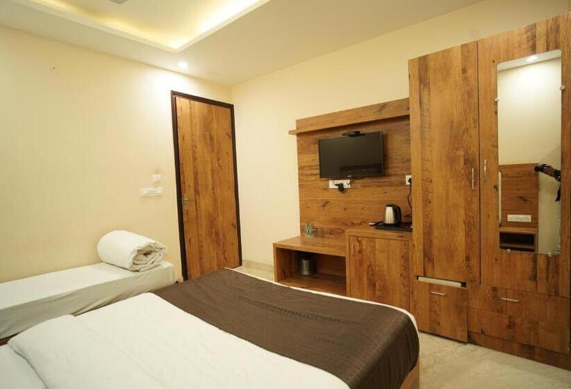 חדר דלוקס לשלושה, Anant Rishikesh