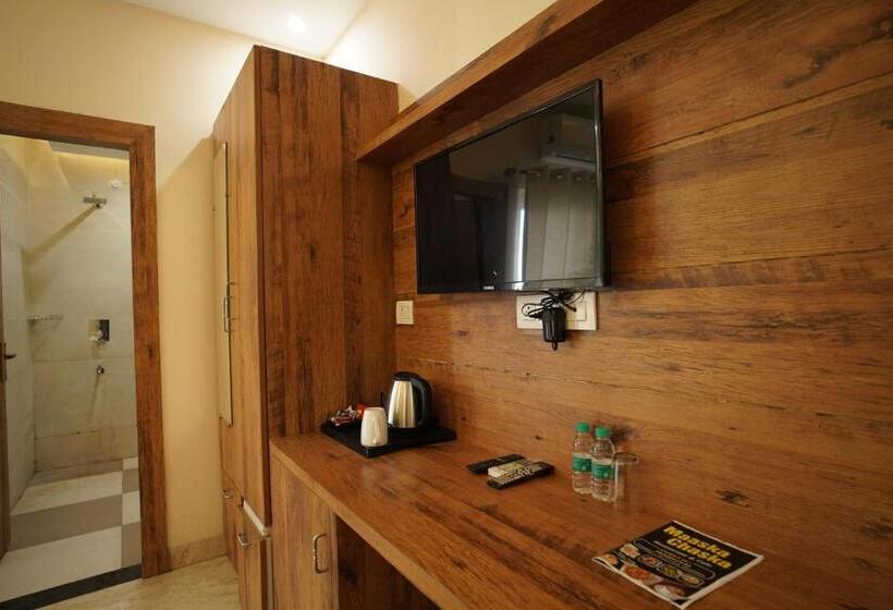 חדר דלוקס לשלושה, Anant Rishikesh