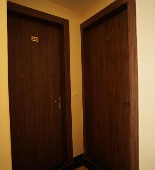 חדר דלוקס לשלושה, Anant Rishikesh