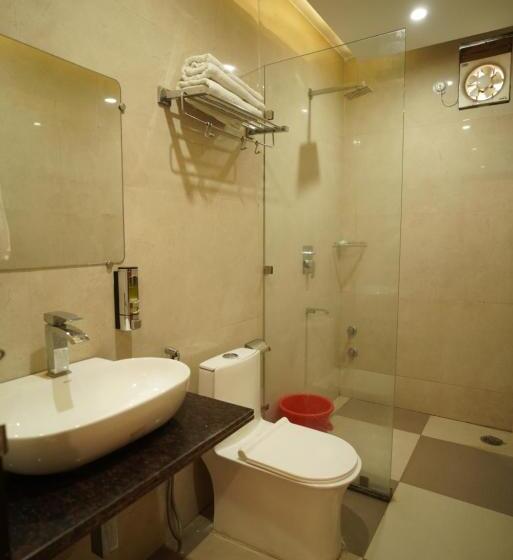 חדר סטנדרט לשלושה עם מרפסת, Anant Rishikesh