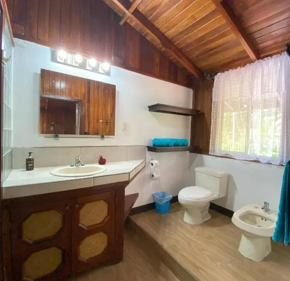 バルコニー付スタンダード４ベッドルーム, Bungalows Malú