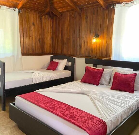 带阳台标准四人间, Bungalows Malú