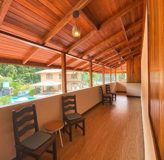 标准间带阳台, Bungalows Malú