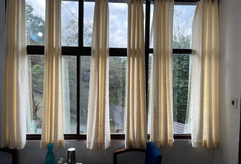 חדר דלוקס, Caveri Inn