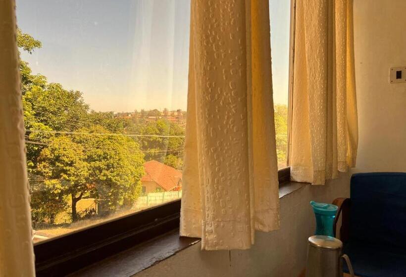 חדר דלוקס, Caveri Inn