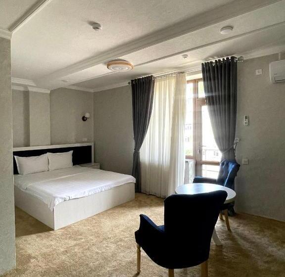 غرفة قياسية, Humo Plaza