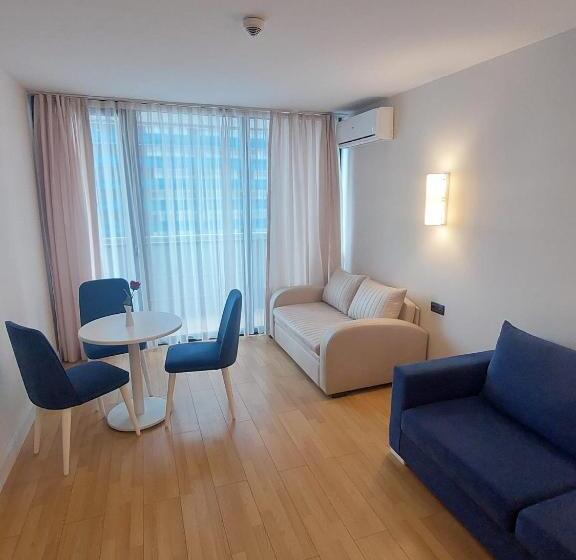 آپارتمان 1 خوابه با بالکن و چشم‌انداز دریا, Beach Hotel Orbi City