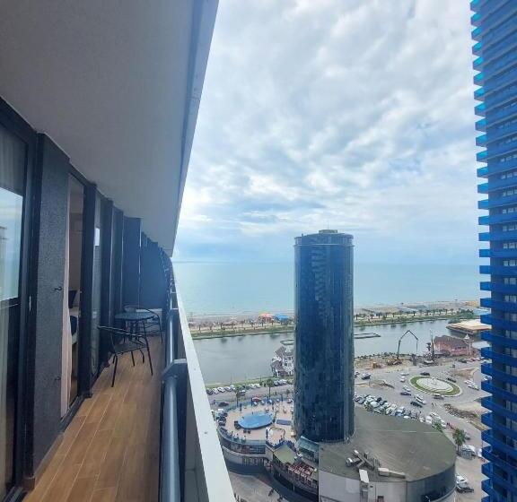 آپارتمان 1 خوابه با بالکن و چشم‌انداز دریا, Beach Hotel Orbi City