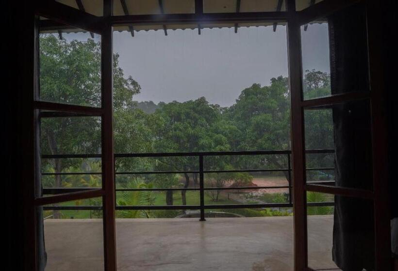 标准间带露台, Sigiriya Cottage