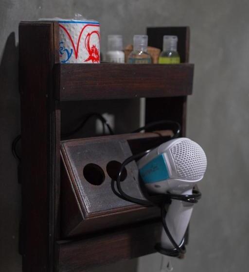 スタンダード4人部屋, Sigiriya Cottage