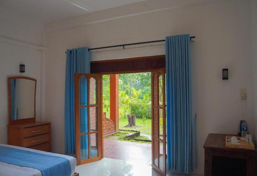 标准三人间, Sigiriya Cottage