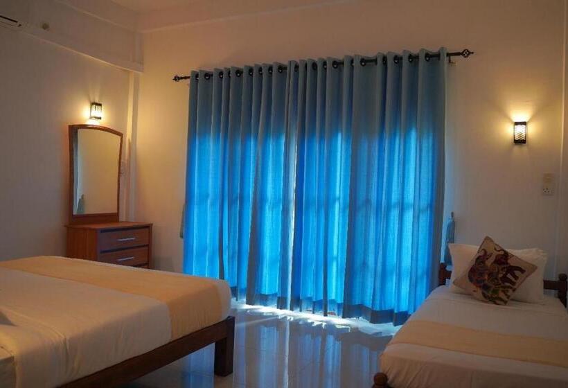 スタンダードトリプルルーム, Sigiriya Cottage