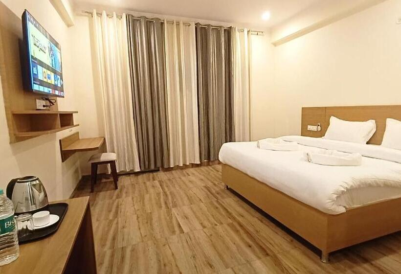 스탠다드 룸 킹사이즈 침대, Tapovanam Rishikesh