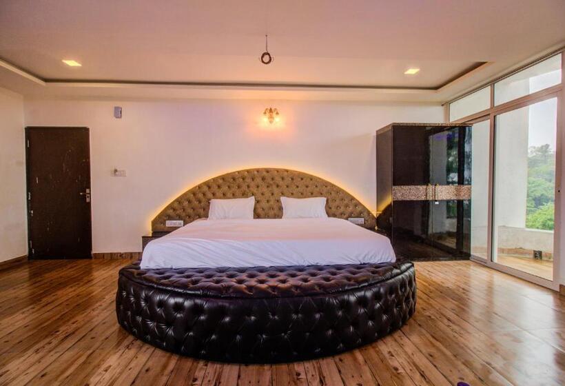 מיטת קינג בסוויטה, The Mountain Mist