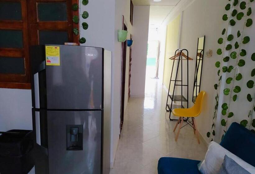 带1个卧室的公寓, Habitacion Privada En Jardin Cerca Al Parque