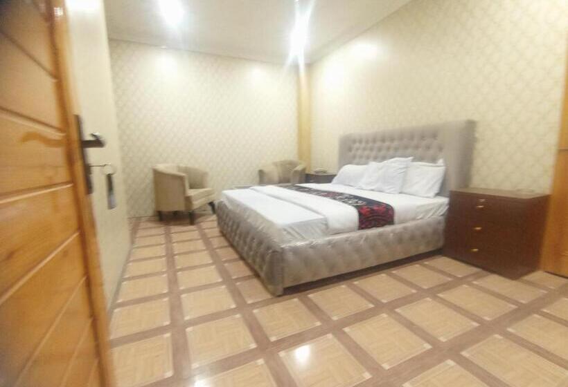 اتاق لوکس خانوادگی, River Breeze Family Hotel, Swat