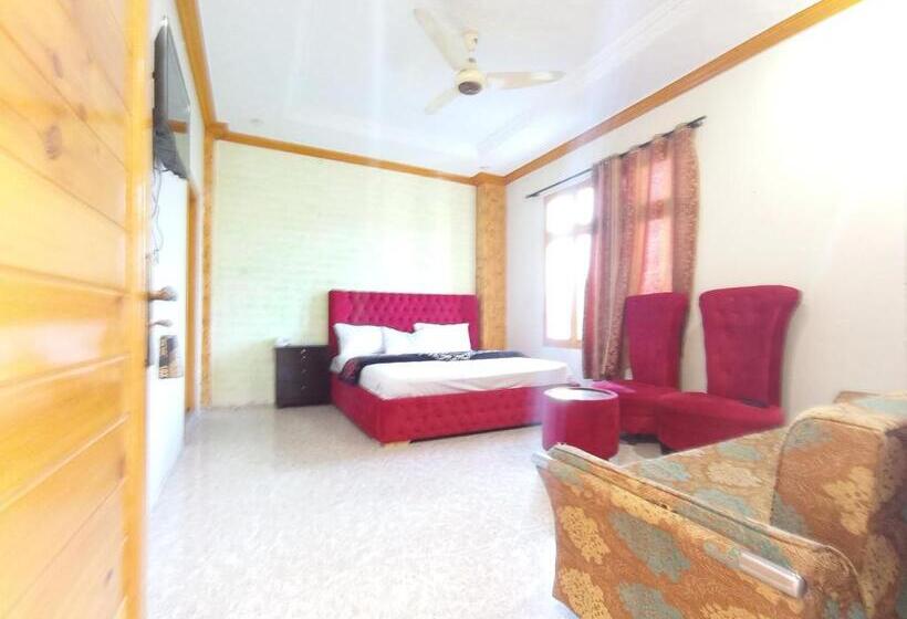 اتاق لوکس, River Breeze Family Hotel, Swat