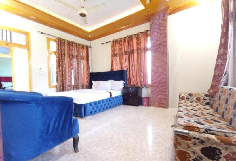 اتاق لوکس, River Breeze Family Hotel, Swat