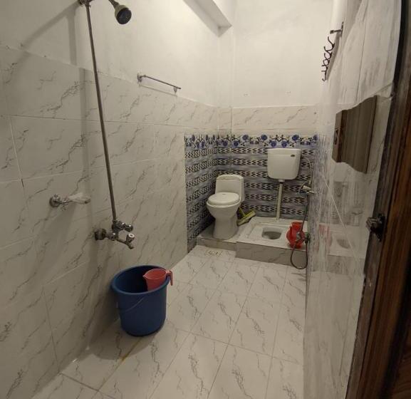 اتاق لوکس, River Breeze Family Hotel, Swat