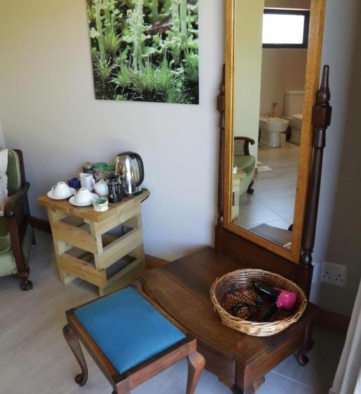 غرفة قياسية, Gemstone Farm