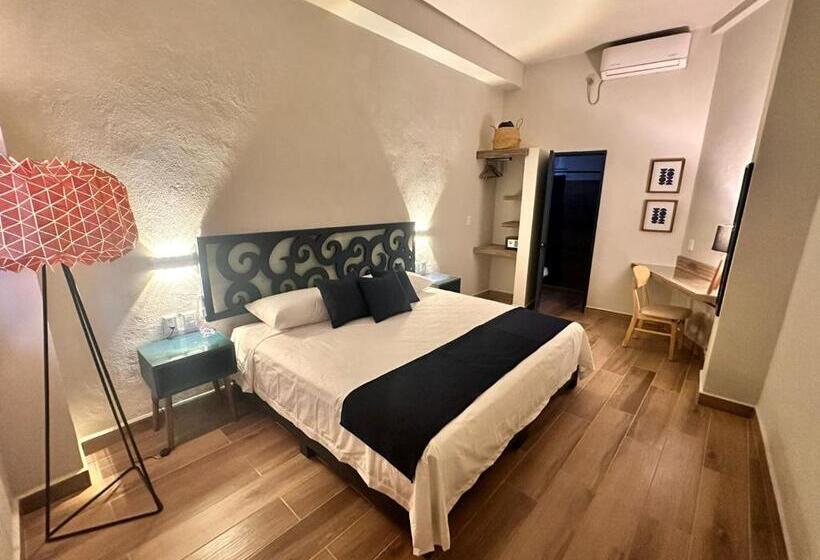 חדר דחוקס עם מיטת קינג, Centrico House