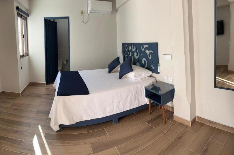 חדר דלוקס, Centrico House