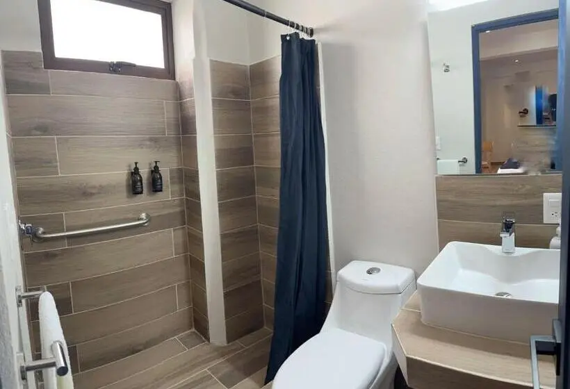 Superior-huone, Centrico House