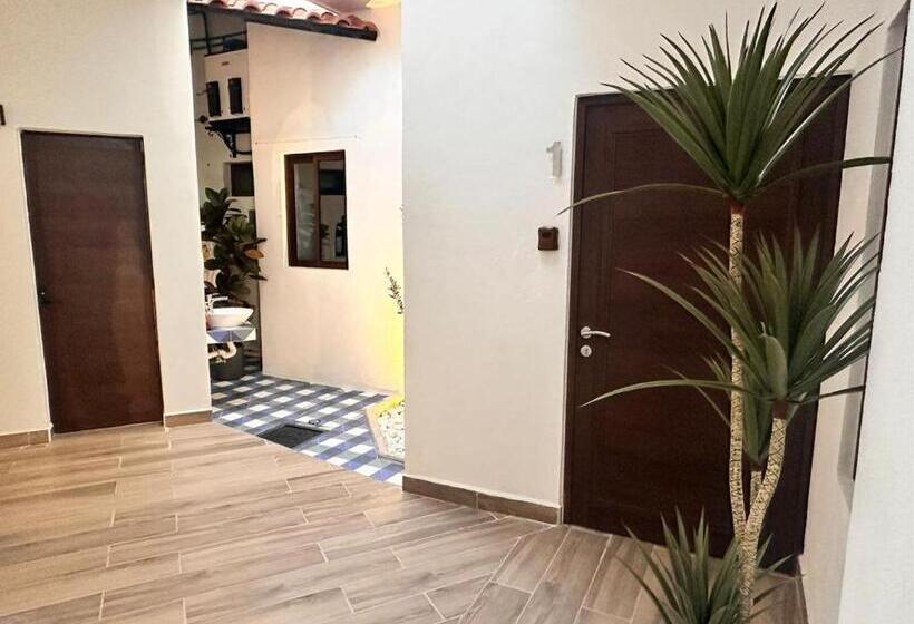 חדר סטנדרט עם מרפסת, Centrico House