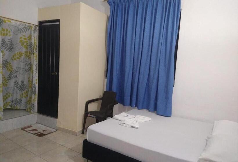 スタンダードルーム, Central Park