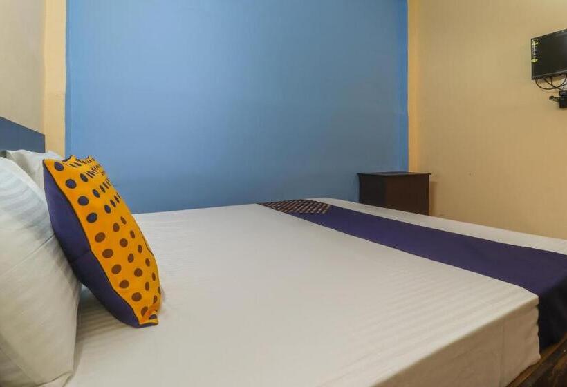 חדר קלאסי לשלושה, Oyo Av Inn