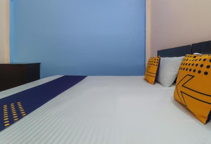 חדר קלאסי לשלושה, Oyo Av Inn