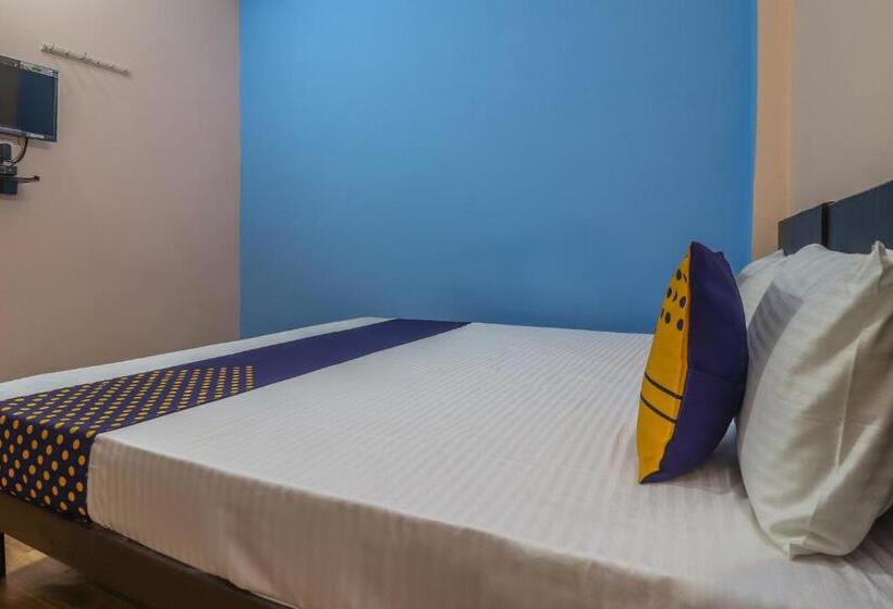 חדר קלאסי לשלושה, Oyo Av Inn