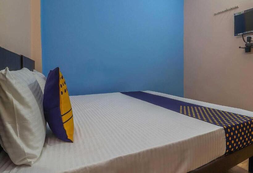 חדר קלאסי לשלושה, Oyo Av Inn