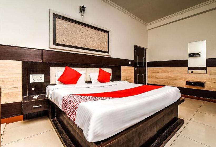 Трехместный Номер Классика, Oyo Flagship Hotel Alpine Inn