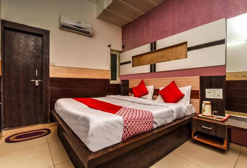 Трехместный Номер Классика, Oyo Flagship Hotel Alpine Inn