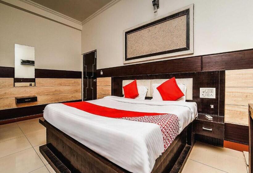 Трехместный Номер Классика, Oyo Flagship Hotel Alpine Inn