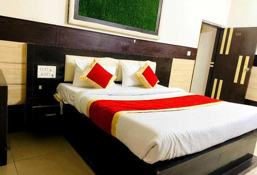 Трехместный Номер Классика, Oyo Flagship Hotel Alpine Inn
